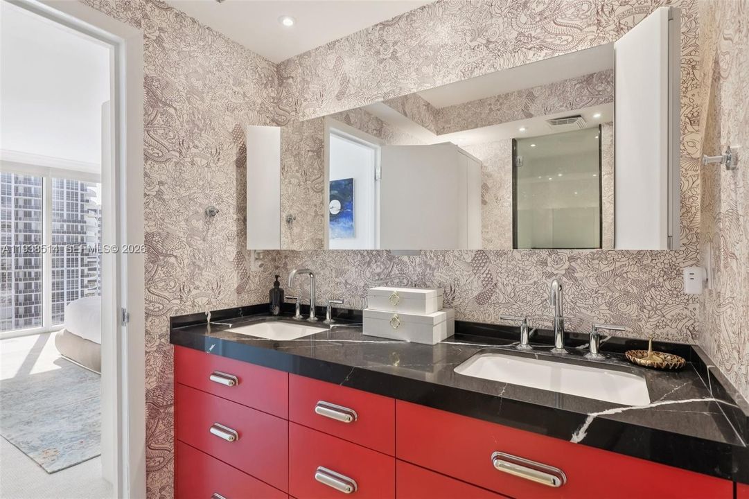 Activo con contrato: $2,550,000 (2 camas, 2 baños, 1407 Pies cuadrados)