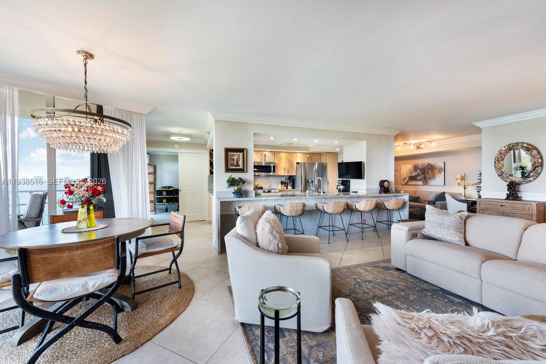 待售: $369,000 (2 贝兹, 2 浴室, 1456 平方英尺)