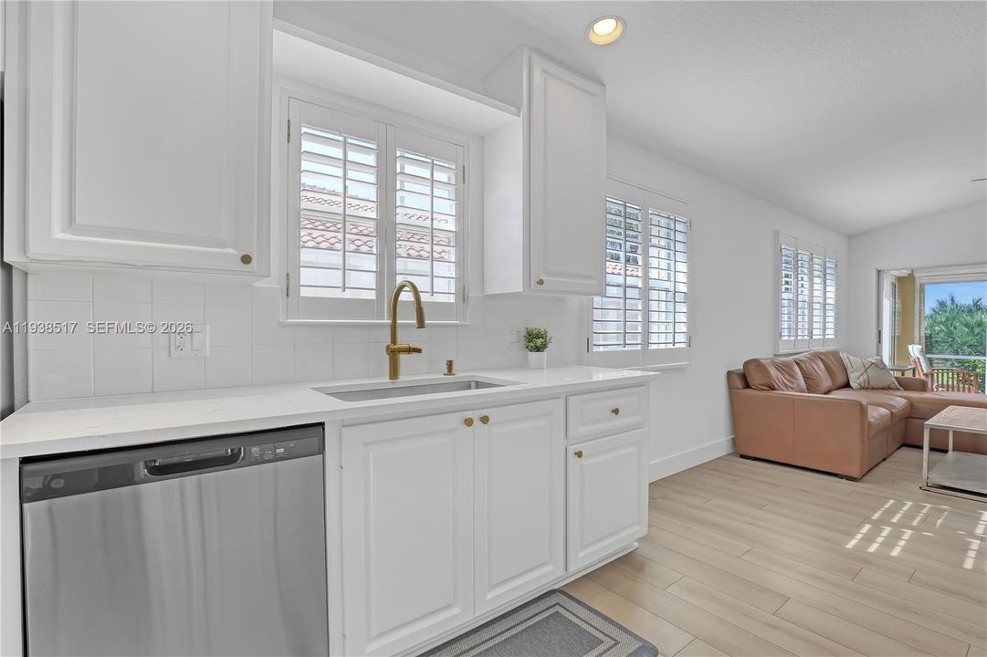 待售: $525,000 (2 贝兹, 2 浴室, 1528 平方英尺)