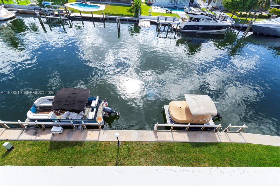 For Sale: $169,000 (1 beds, 1 baths, 700 Square Feet)