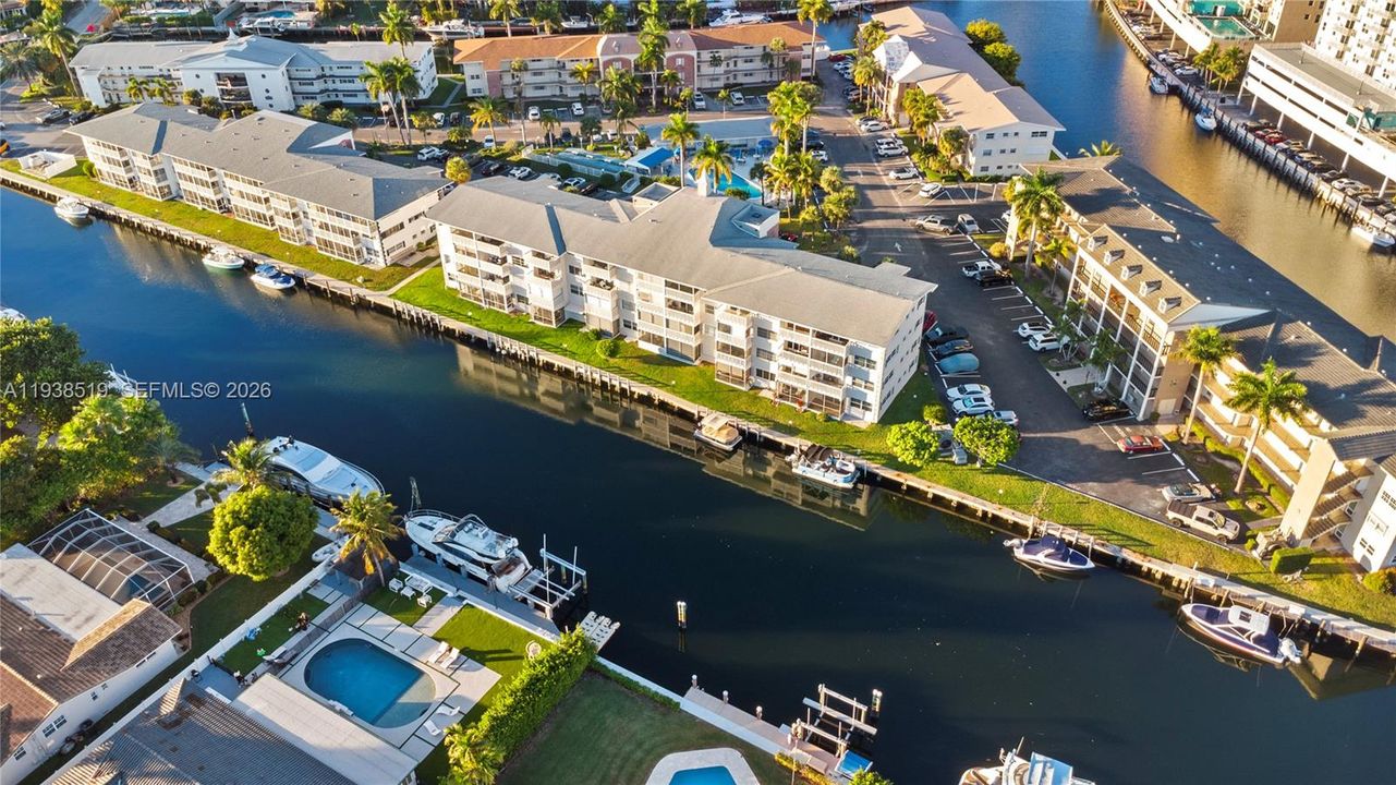 For Sale: $169,000 (1 beds, 1 baths, 700 Square Feet)