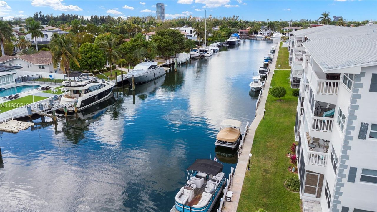 For Sale: $169,000 (1 beds, 1 baths, 700 Square Feet)