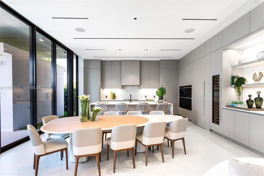 待售: $13,900,000 (7 贝兹, 7 浴室, 6718 平方英尺)