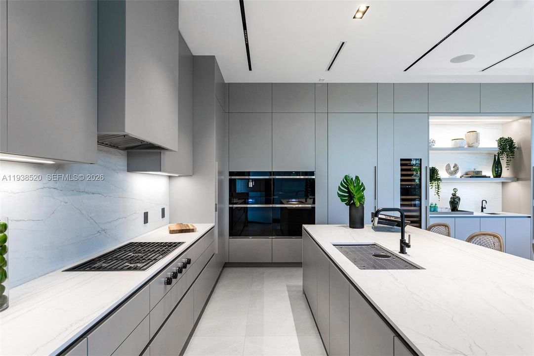 待售: $13,900,000 (7 贝兹, 7 浴室, 6718 平方英尺)