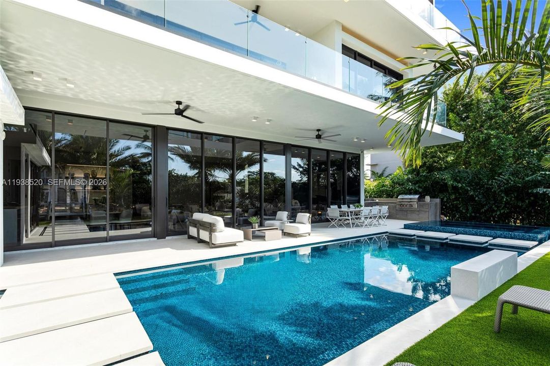 待售: $13,900,000 (7 贝兹, 7 浴室, 6718 平方英尺)