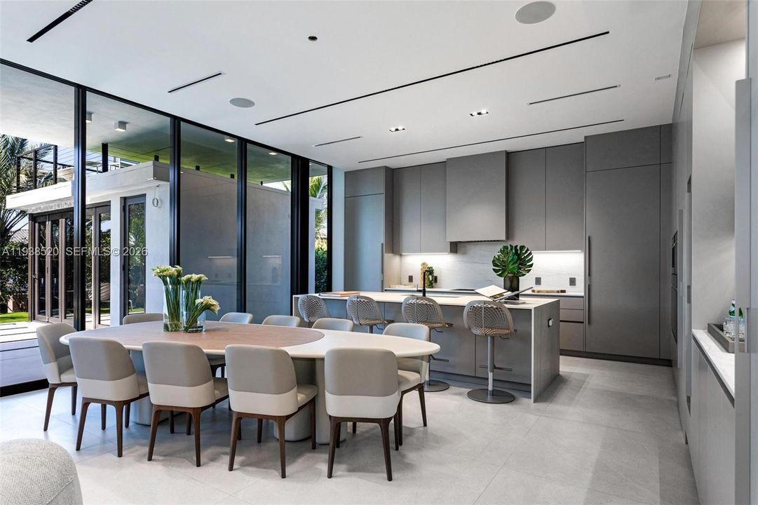 待售: $13,900,000 (7 贝兹, 7 浴室, 6718 平方英尺)