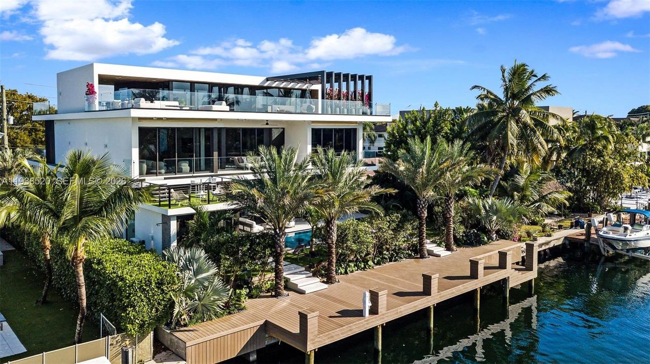 Activo con contrato: $12,999,000 (7 camas, 7 baños, 6718 Pies cuadrados)