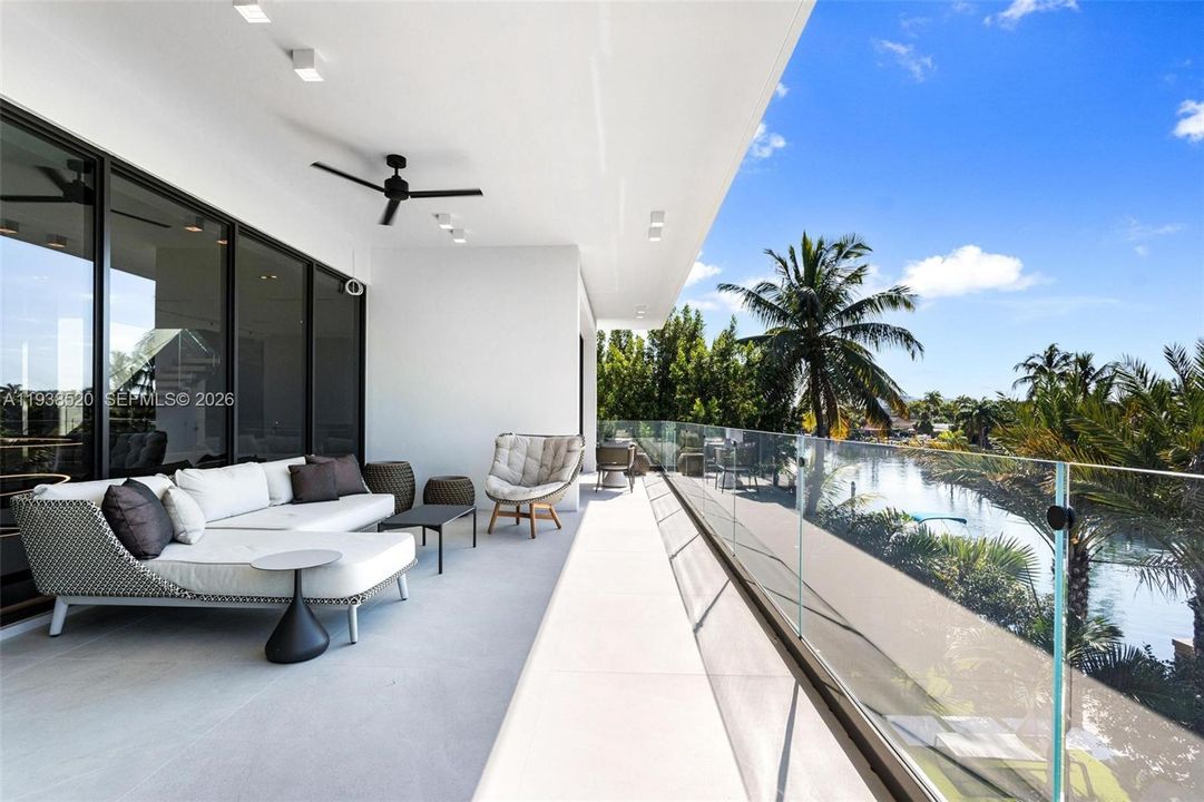 待售: $13,900,000 (7 贝兹, 7 浴室, 6718 平方英尺)