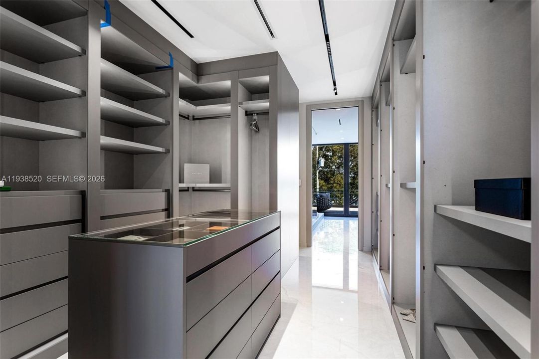 待售: $13,900,000 (7 贝兹, 7 浴室, 6718 平方英尺)