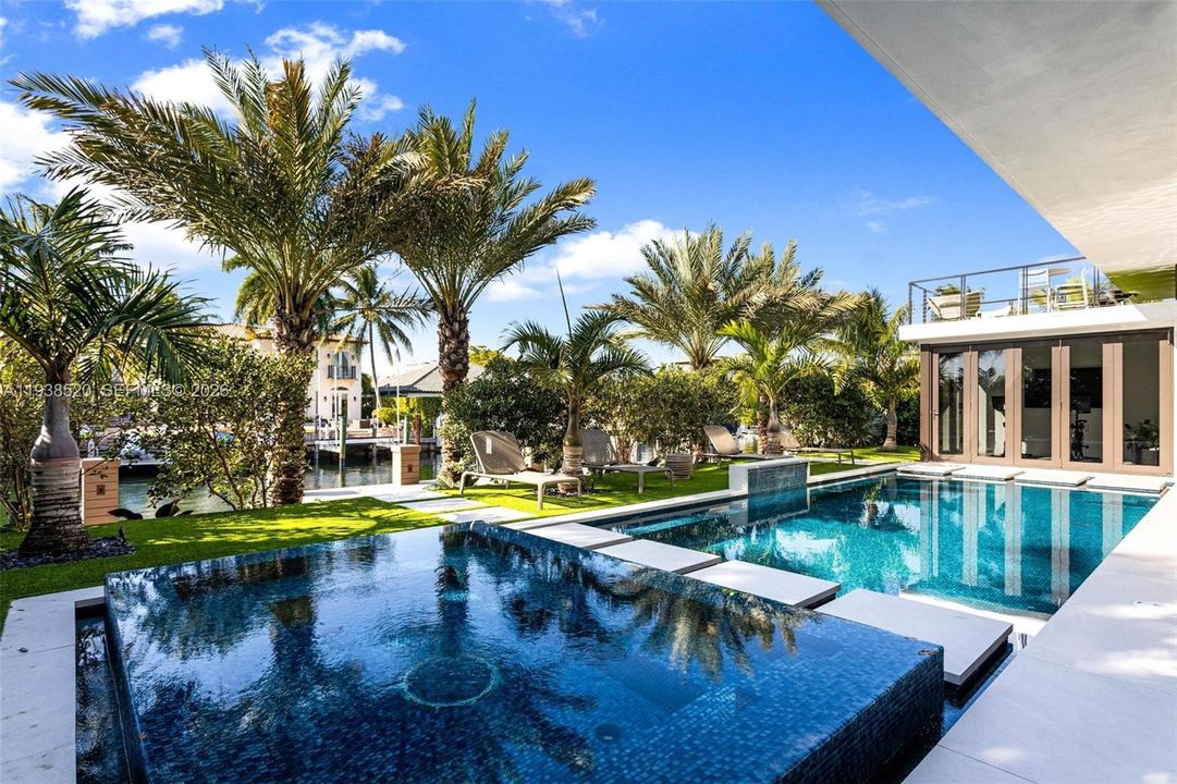 待售: $13,900,000 (7 贝兹, 7 浴室, 6718 平方英尺)