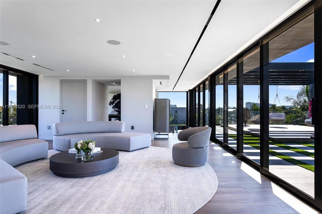 待售: $13,900,000 (7 贝兹, 7 浴室, 6718 平方英尺)