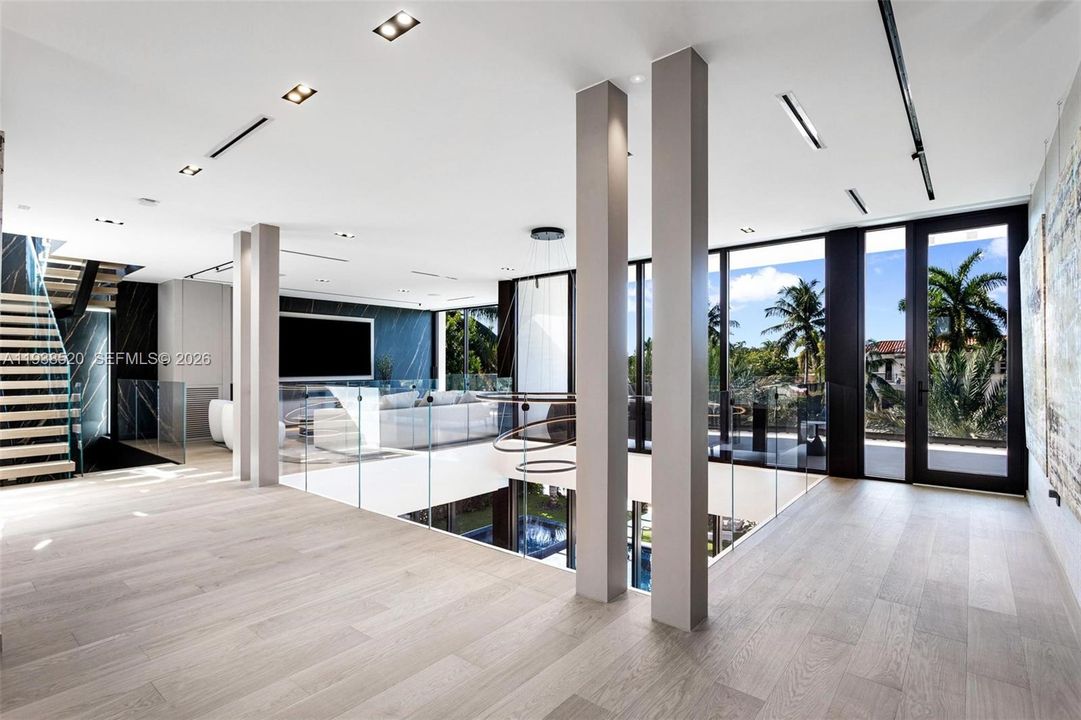 待售: $13,900,000 (7 贝兹, 7 浴室, 6718 平方英尺)