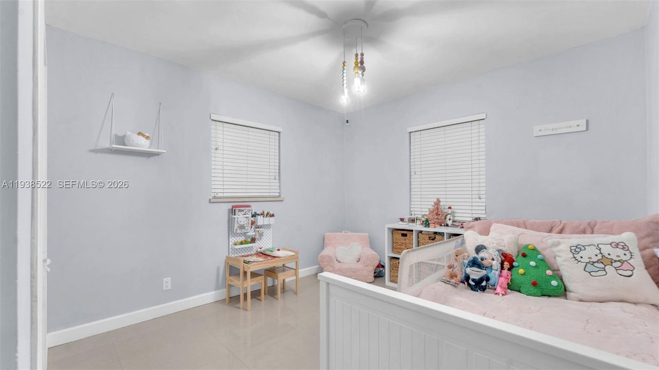 For Rent: $3,850 (3 beds, 1 baths, 1245 Square Feet)