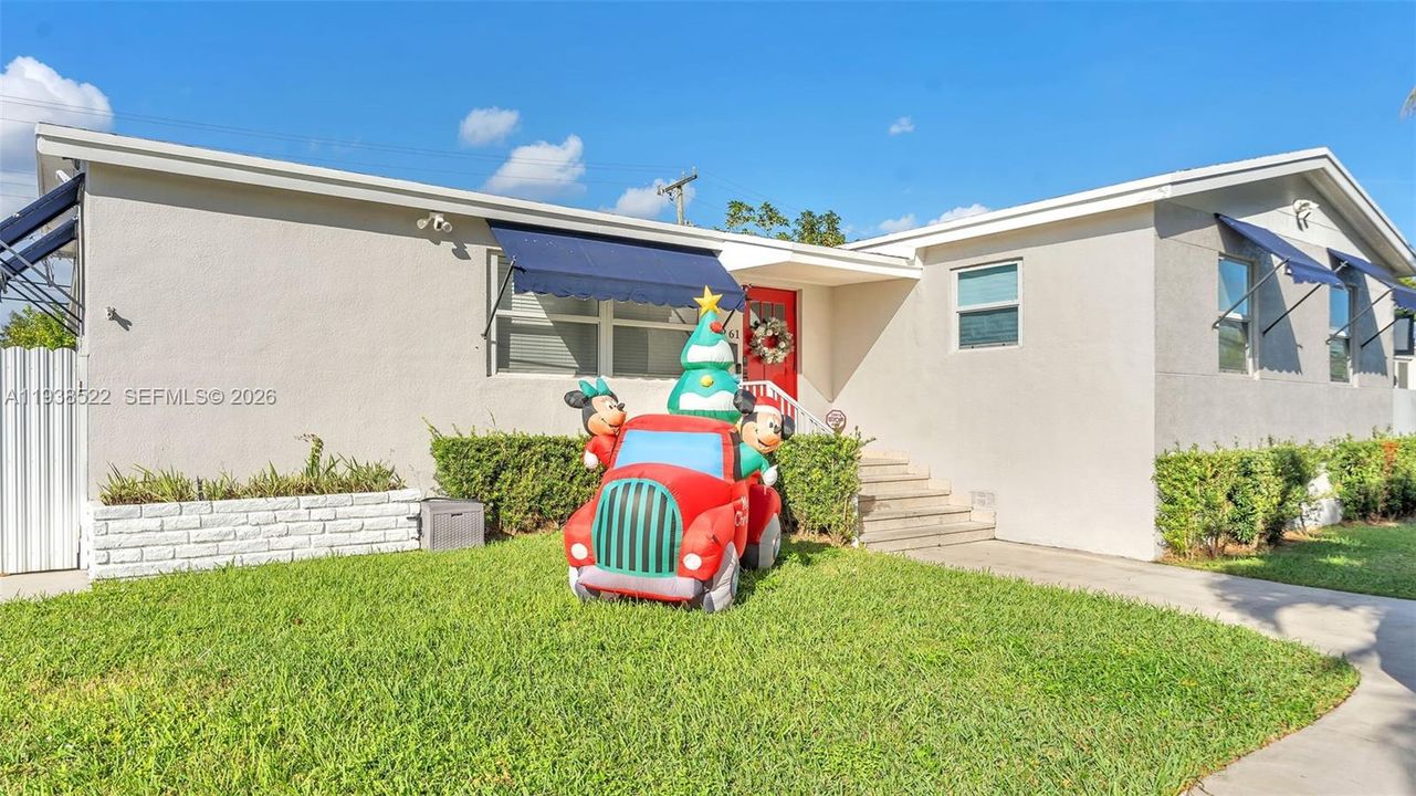 For Rent: $3,850 (3 beds, 1 baths, 1245 Square Feet)