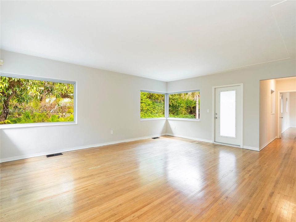 В аренду: $8,000 (3 спален, 3 ванн, 2255 Квадратных фут)