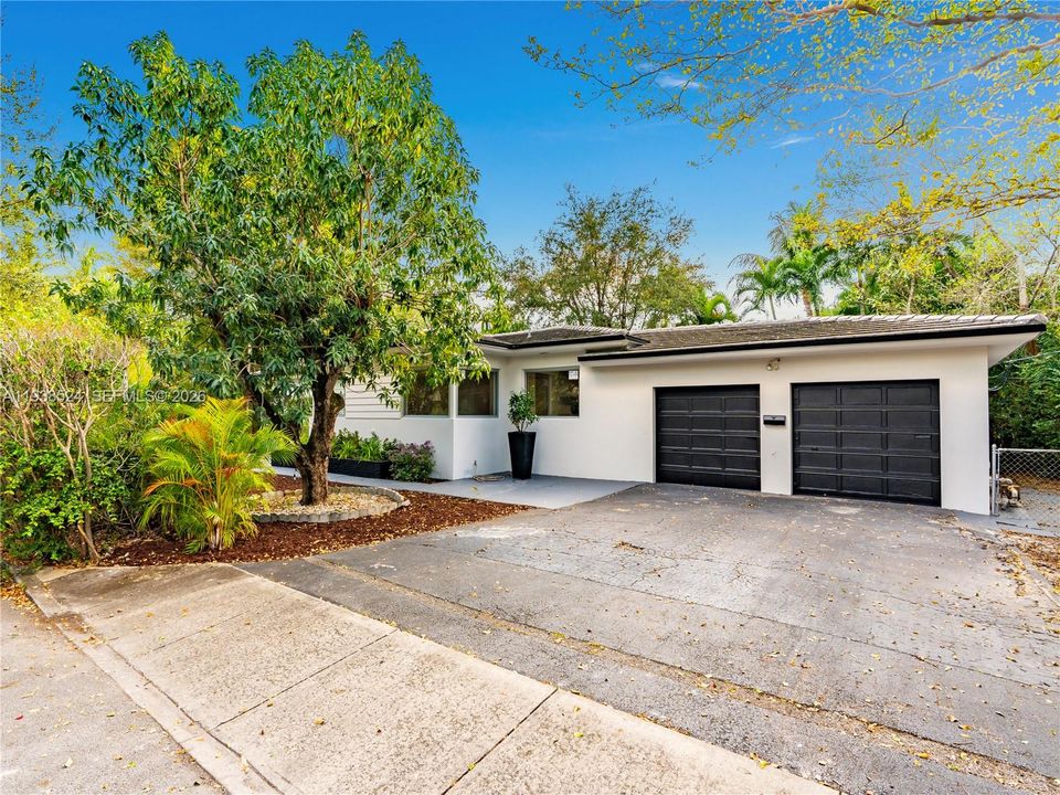 В аренду: $8,000 (3 спален, 3 ванн, 2255 Квадратных фут)