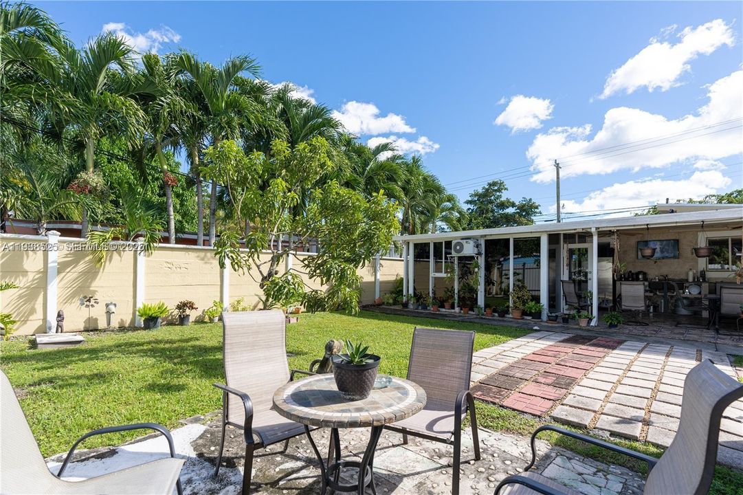 For Sale: $649,999 (3 beds, 2 baths, 1175 Square Feet)