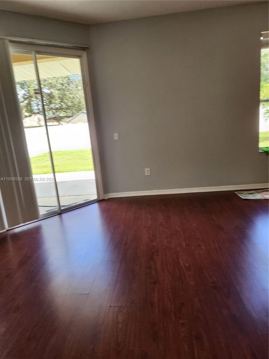 出租: $2,500 (4 贝兹, 2 浴室, 0 平方英尺)