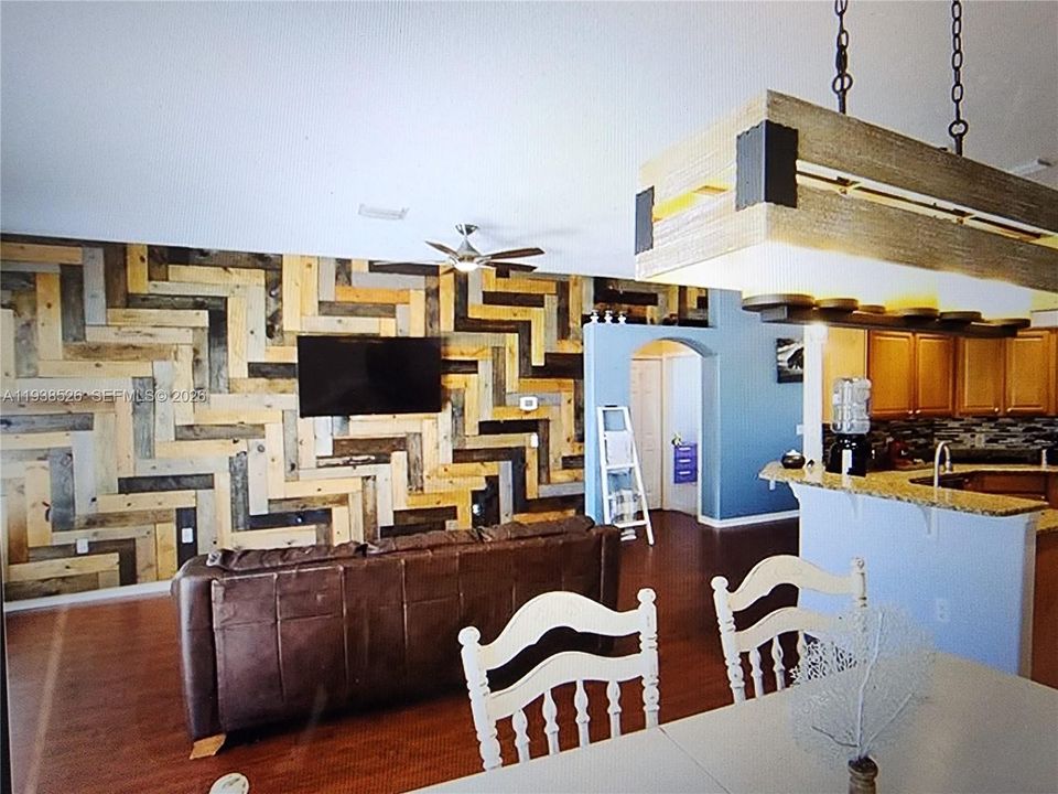 出租: $2,500 (4 贝兹, 2 浴室, 0 平方英尺)