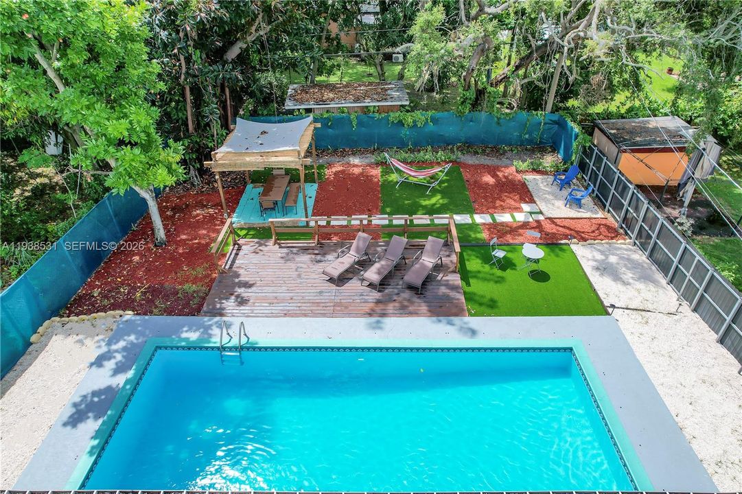 For Rent: $3,500 (2 beds, 2 baths, 1220 Square Feet)