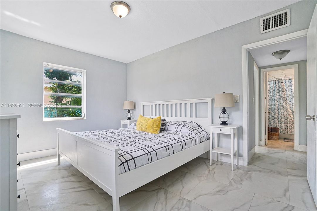 For Rent: $3,500 (2 beds, 2 baths, 1220 Square Feet)