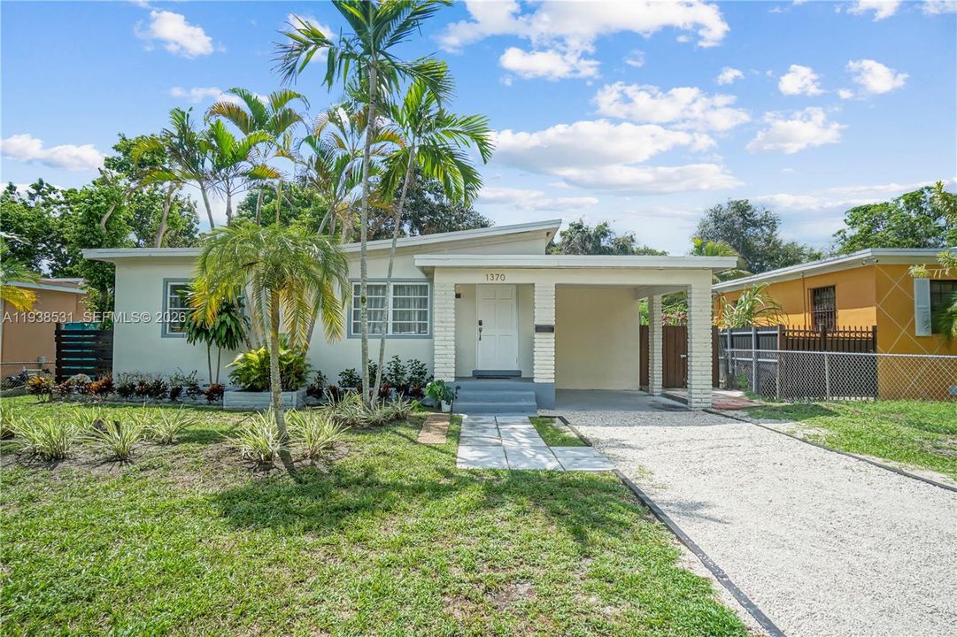 For Rent: $3,500 (2 beds, 2 baths, 1220 Square Feet)