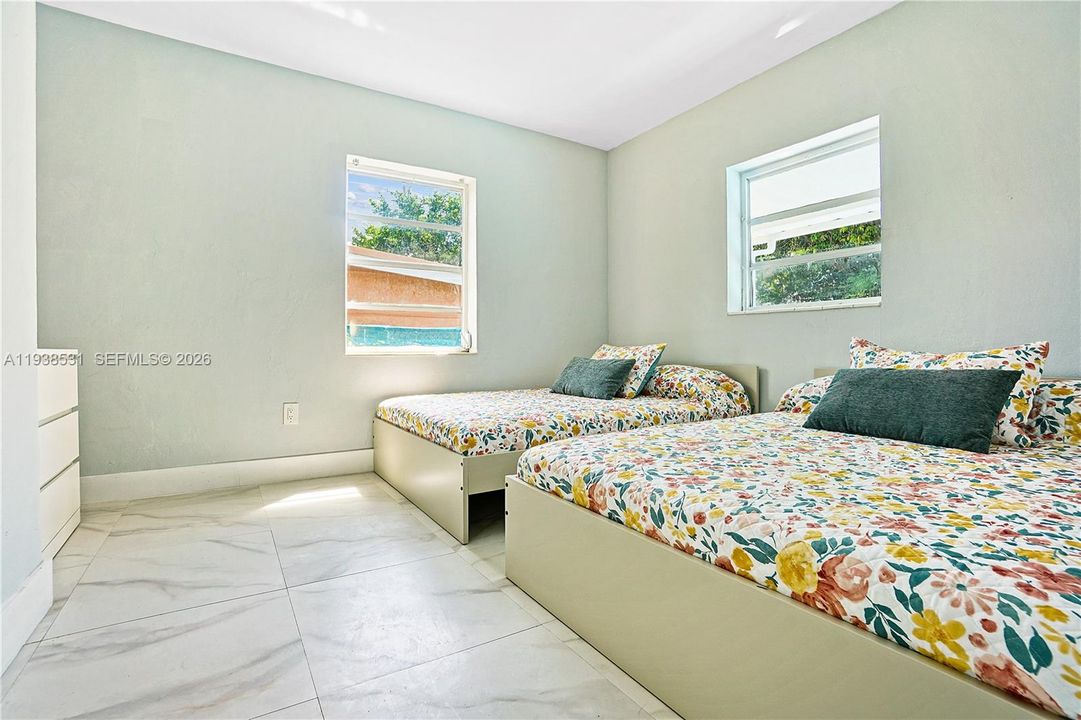 For Rent: $3,500 (2 beds, 2 baths, 1220 Square Feet)