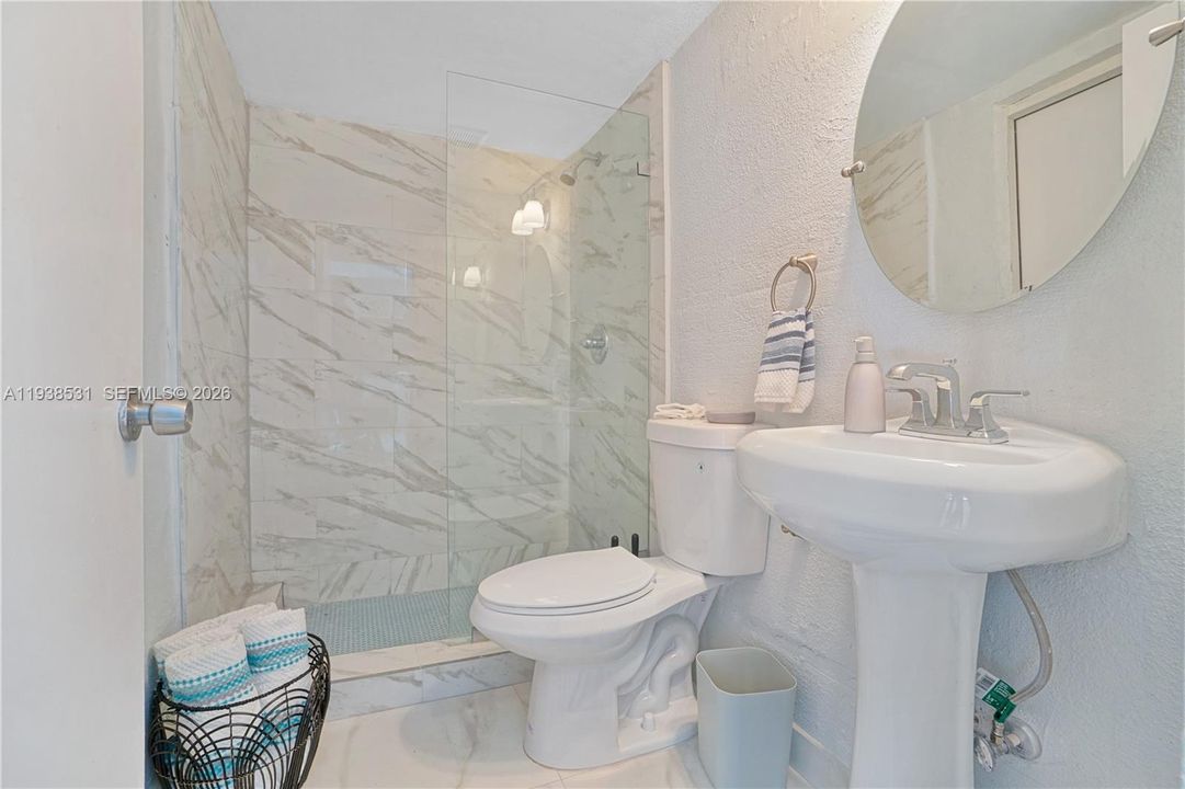 For Rent: $3,500 (2 beds, 2 baths, 1220 Square Feet)