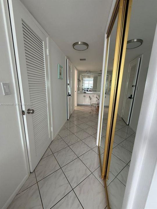 For Rent: $3,200 (2 beds, 2 baths, 1290 Square Feet)