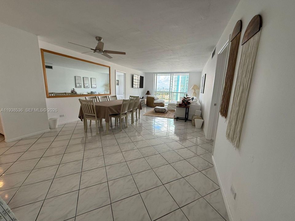 For Rent: $3,200 (2 beds, 2 baths, 1290 Square Feet)