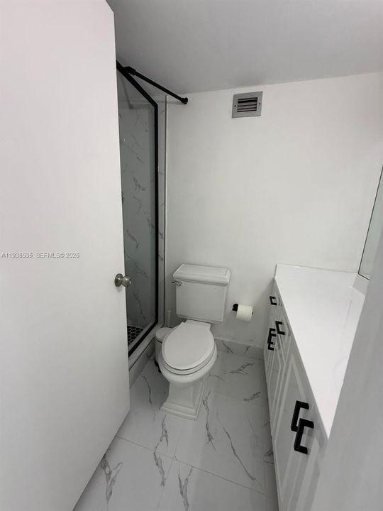 For Rent: $3,200 (2 beds, 2 baths, 1290 Square Feet)