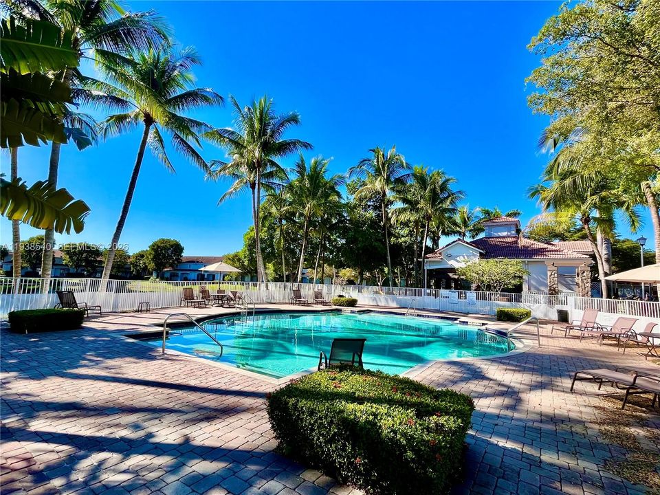 For Sale: $375,000 (3 beds, 2 baths, 1423 Square Feet)