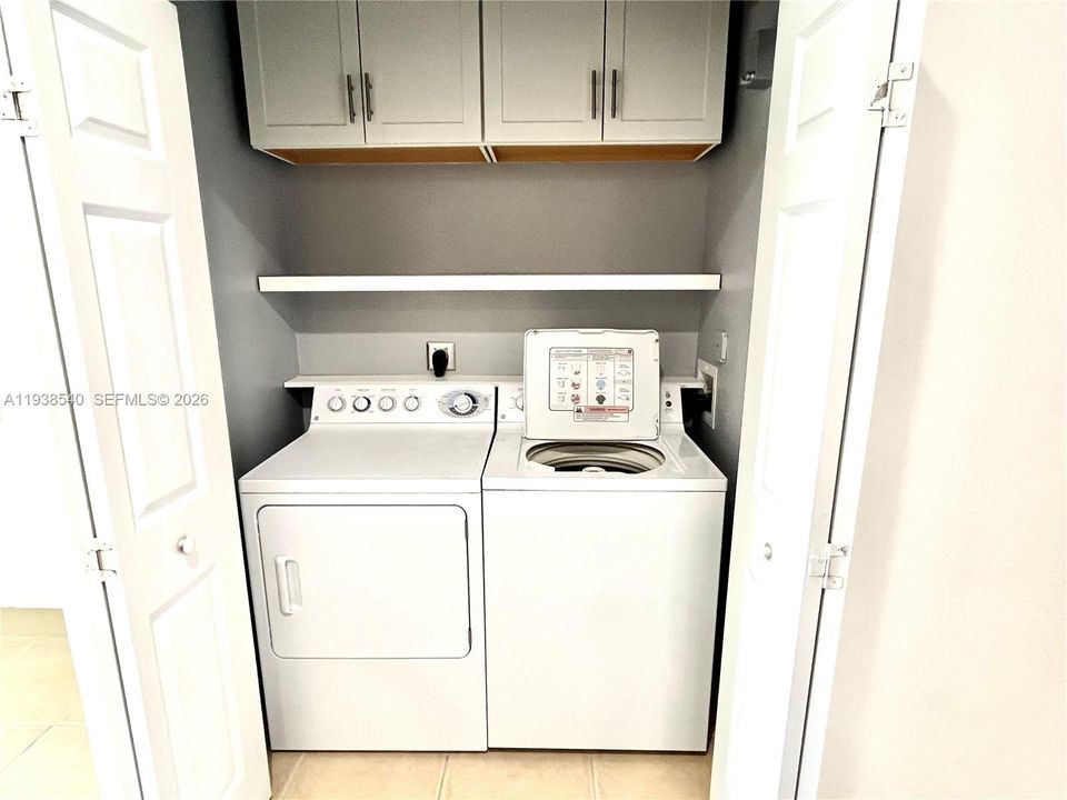 For Sale: $375,000 (3 beds, 2 baths, 1423 Square Feet)