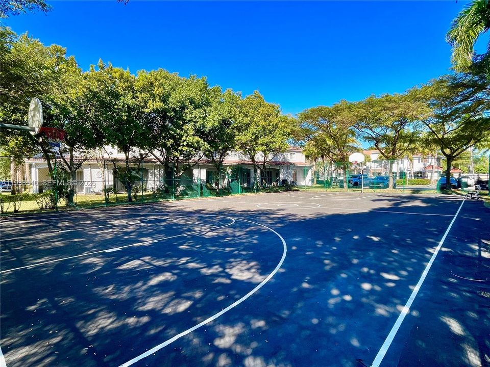 For Sale: $375,000 (3 beds, 2 baths, 1423 Square Feet)