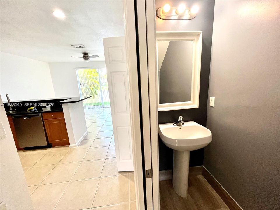 For Sale: $375,000 (3 beds, 2 baths, 1423 Square Feet)