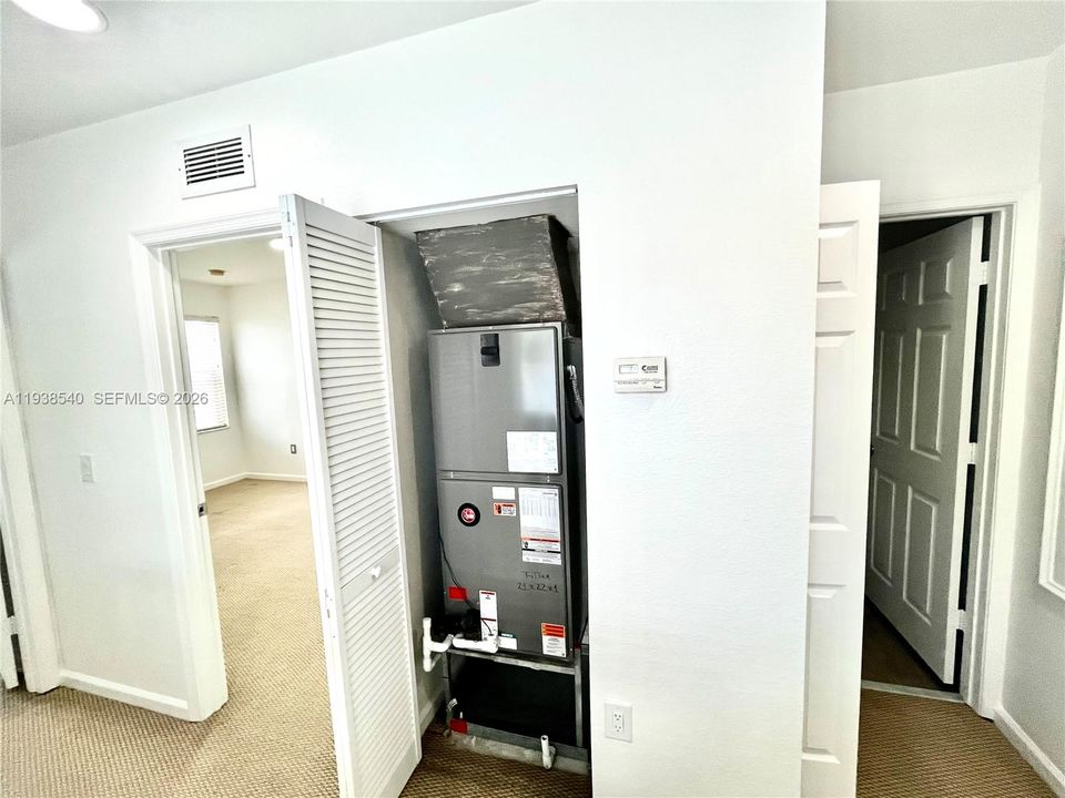 For Sale: $375,000 (3 beds, 2 baths, 1423 Square Feet)