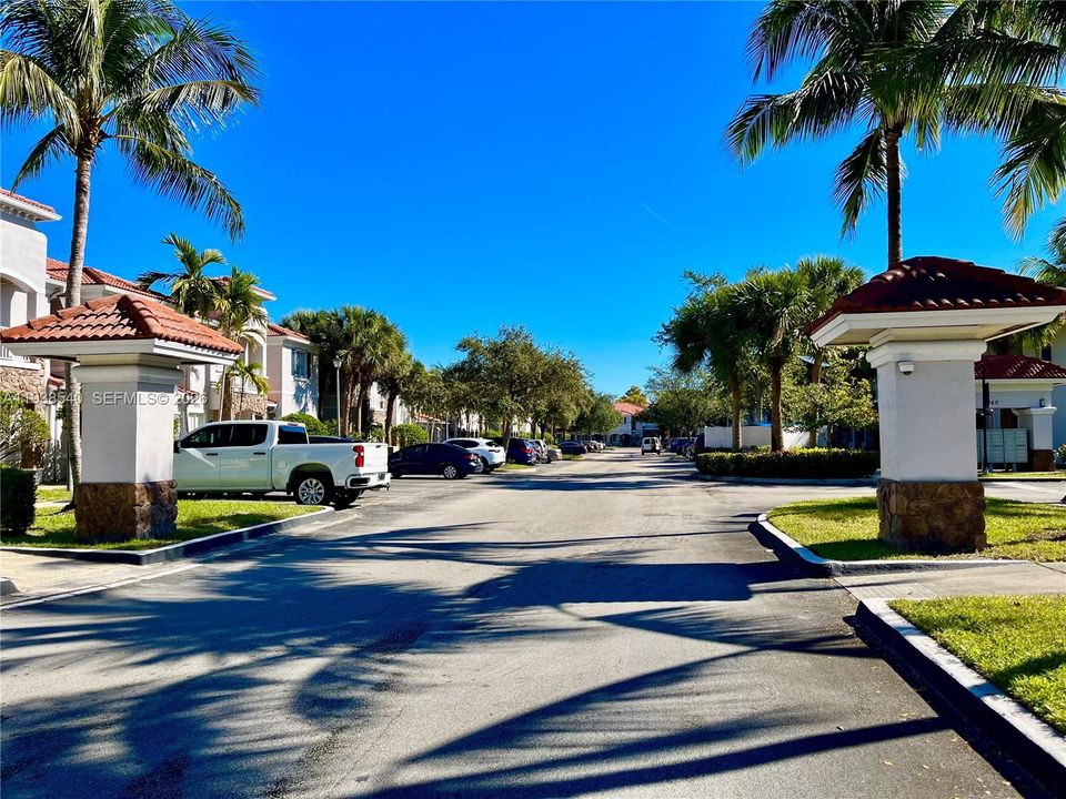 For Sale: $375,000 (3 beds, 2 baths, 1423 Square Feet)