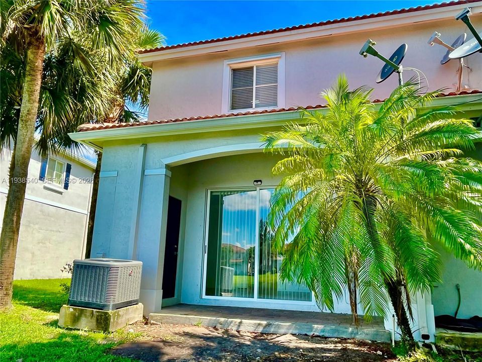 For Sale: $375,000 (3 beds, 2 baths, 1423 Square Feet)