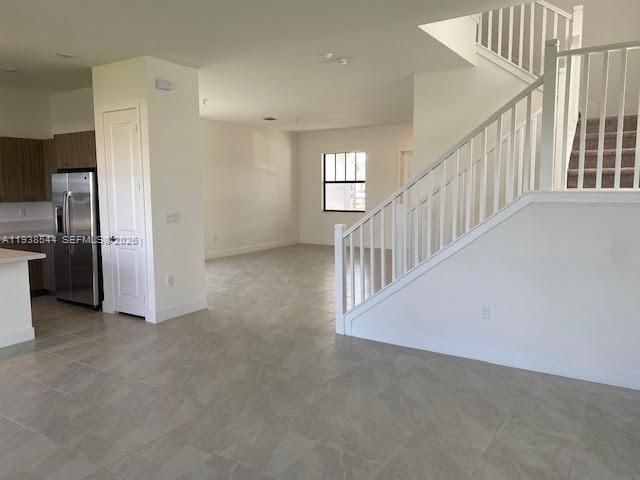 出租: $5,700 (4 贝兹, 3 浴室, 2704 平方英尺)