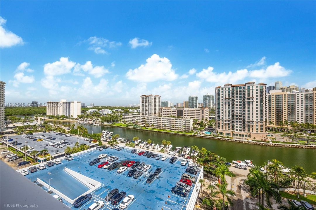 For Sale: $529,000 (2 beds, 2 baths, 1357 Square Feet)