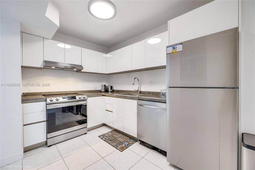 For Sale: $529,000 (2 beds, 2 baths, 1357 Square Feet)