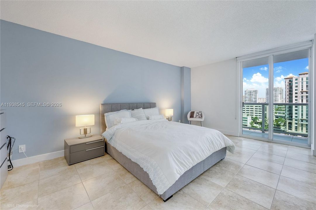 For Sale: $529,000 (2 beds, 2 baths, 1357 Square Feet)