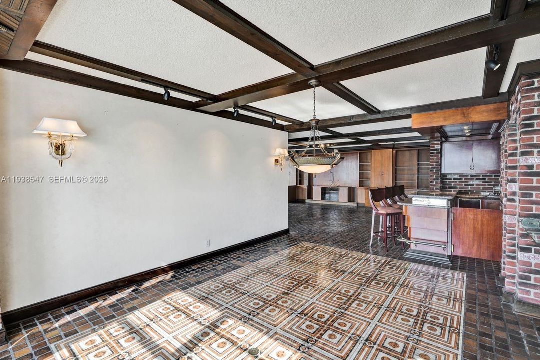 En Venta: $1,190,000 (3 camas, 3 baños, 2345 Pies cuadrados)