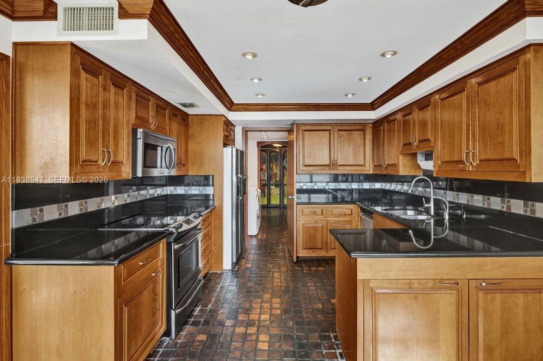 En Venta: $1,190,000 (3 camas, 3 baños, 2345 Pies cuadrados)