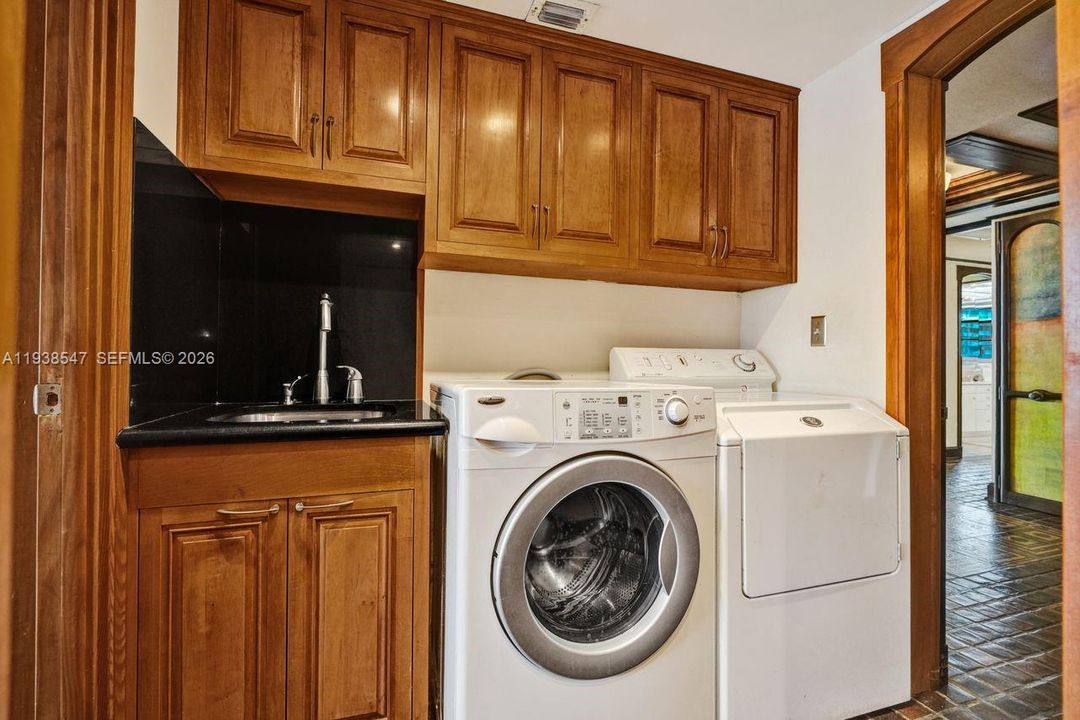 En Venta: $1,190,000 (3 camas, 3 baños, 2345 Pies cuadrados)