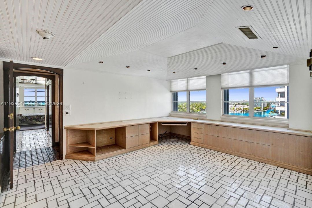 En Venta: $1,190,000 (3 camas, 3 baños, 2345 Pies cuadrados)