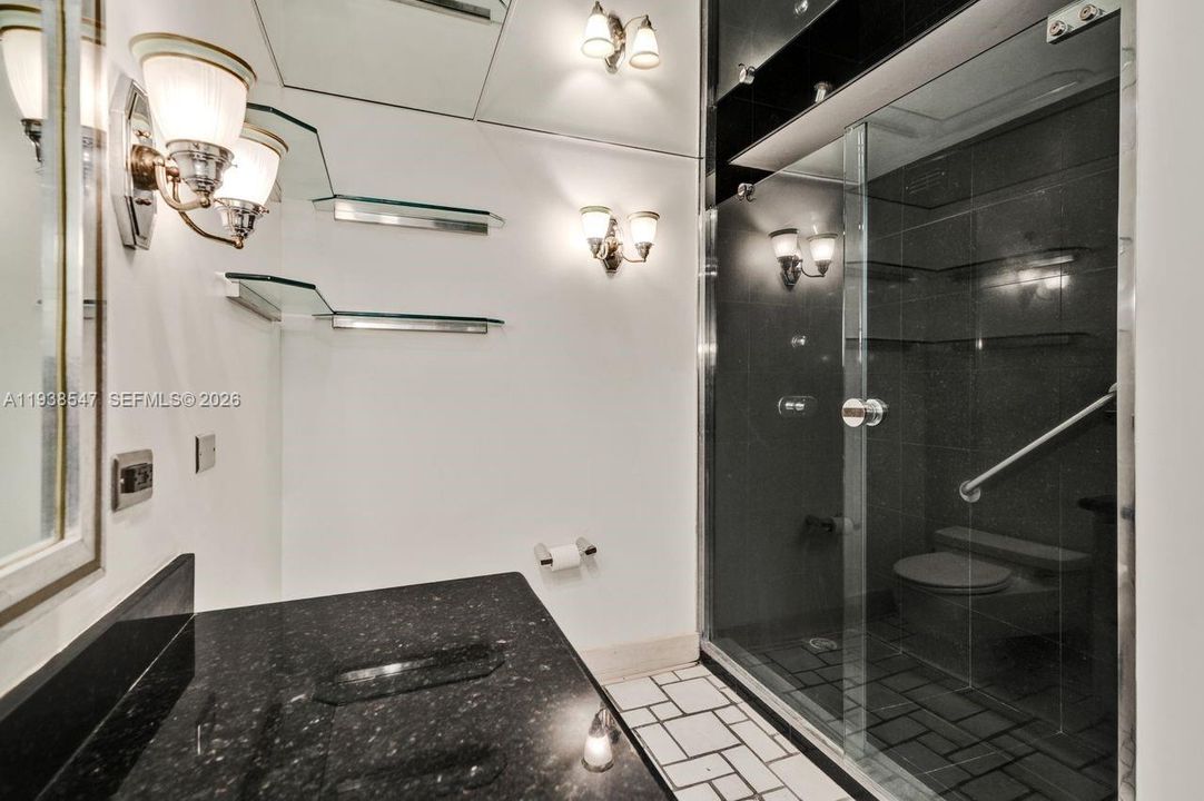 En Venta: $1,190,000 (3 camas, 3 baños, 2345 Pies cuadrados)