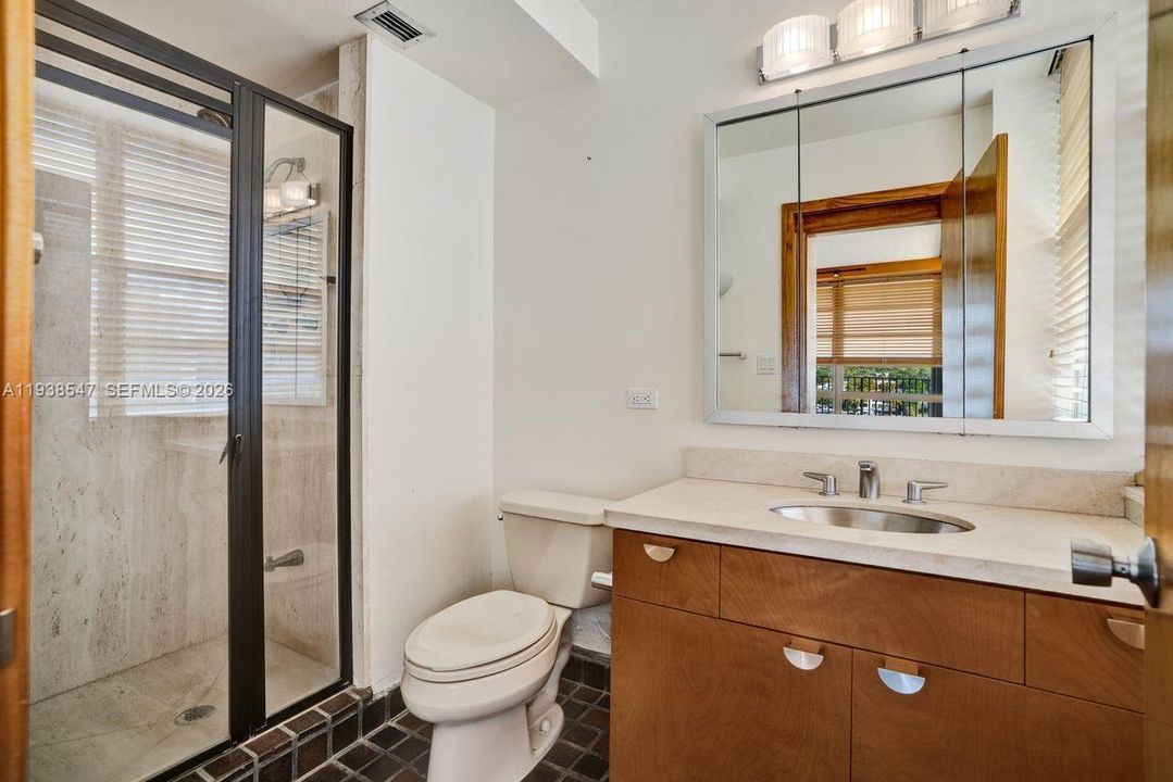 En Venta: $1,190,000 (3 camas, 3 baños, 2345 Pies cuadrados)