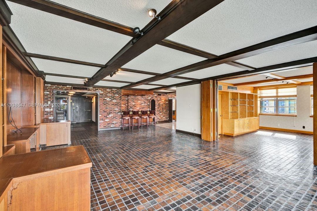 En Venta: $1,190,000 (3 camas, 3 baños, 2345 Pies cuadrados)