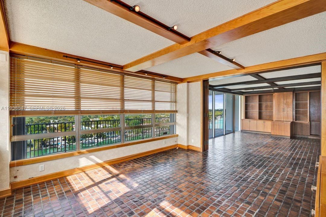 En Venta: $1,190,000 (3 camas, 3 baños, 2345 Pies cuadrados)